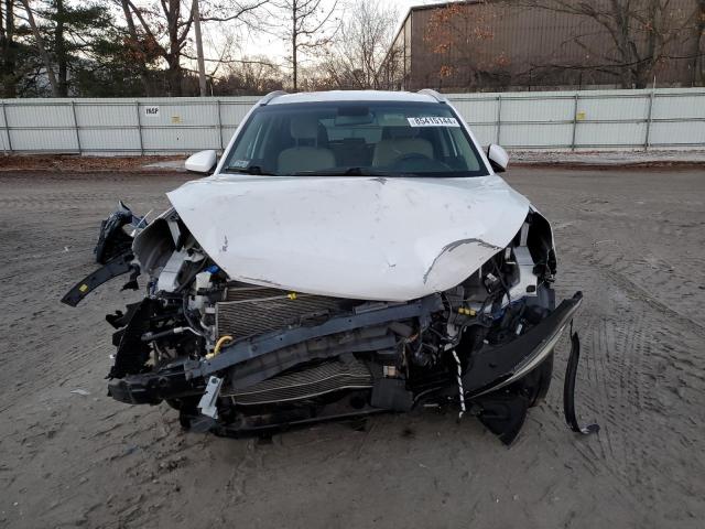 Photo 5 from auction – 2017 HYUNDAI TUCSON LIM with VIN KM8J3CA43HU293536