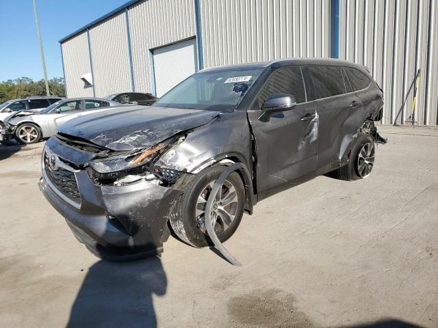 TOYOTA HIGHLANDER 2024 مع رقم تعريف المركبة 5TDKDRAH2RS529417 - صورة من المزاد