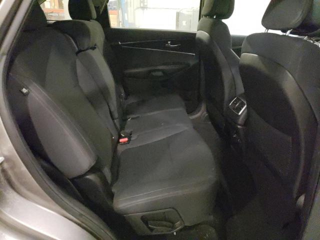 Photo 11 from auction – 2016 KIA SORENTO LX with VIN 5XYPGDA5XGG035161