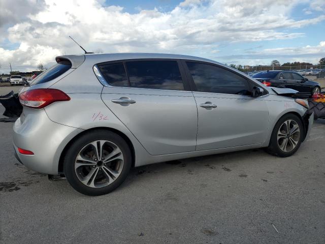Photo 3 from auction – 2016 KIA FORTE EX with VIN KNAFX5A87G5505602