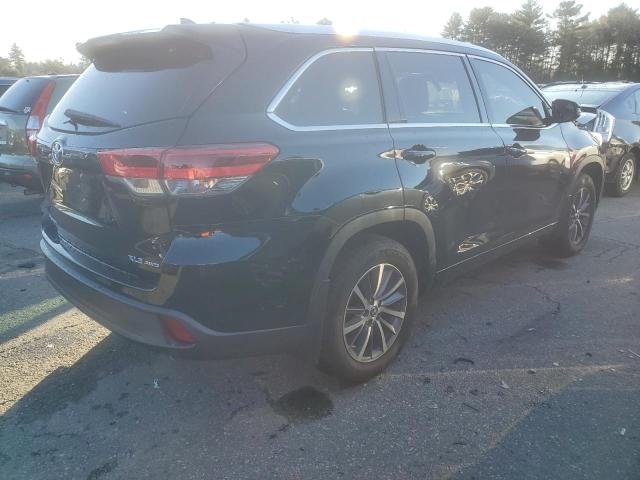 Photo 3 from auction – 2018 TOYOTA HIGHLANDER with VIN 5TDJZRFH7JS561855