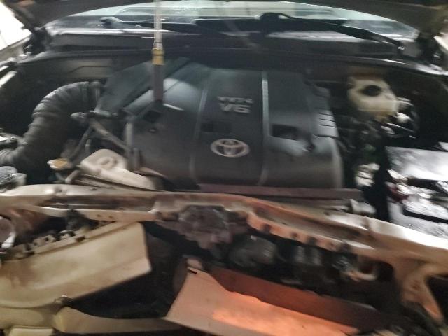 Photo 8 from auction – 2004 TOYOTA 4RUNNER SR with VIN JTEZU14R440042229