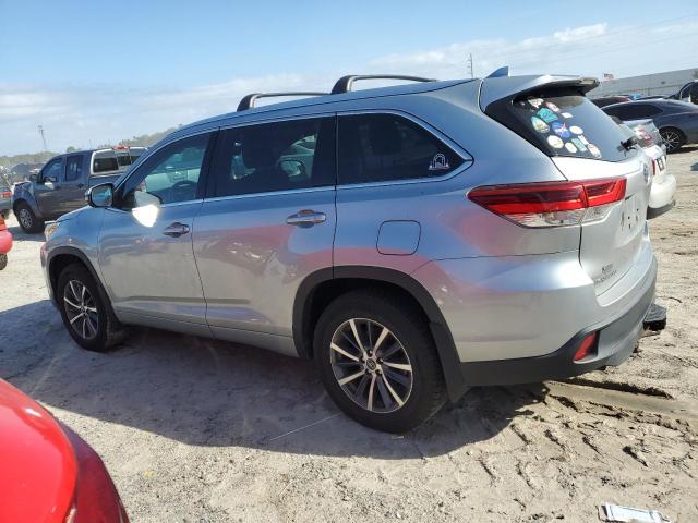 Photo 2 from auction – 2017 TOYOTA HIGHLANDER with VIN 5TDJZRFH5HS366475