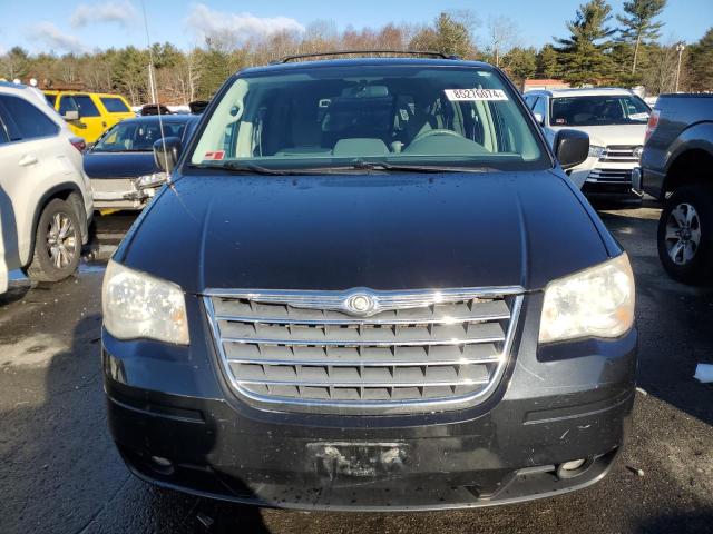 Photo 5 from auction – 2010 CHRYSLER TOWN & COU with VIN 2A4RR5D19AR229131