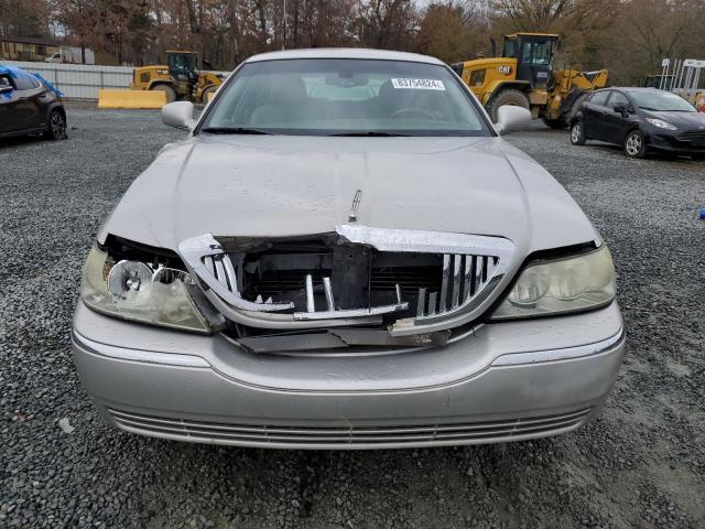 Photo 5 from auction – 2004 LINCOLN TOWN CAR U with VIN 1LNHM83W94Y687763