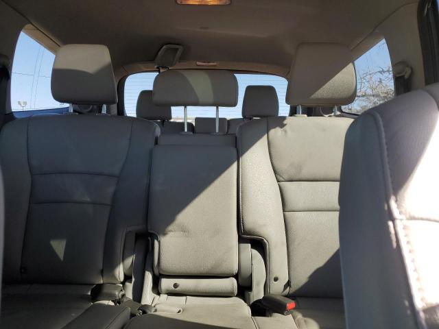 Photo 10 from auction – 2017 HONDA PILOT TOUR with VIN 5FNYF5H91HB034415