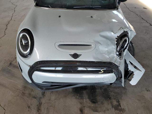 Photo 11 from auction – 2022 MINI COOPER SE with VIN WMW13DJ08N2R93418