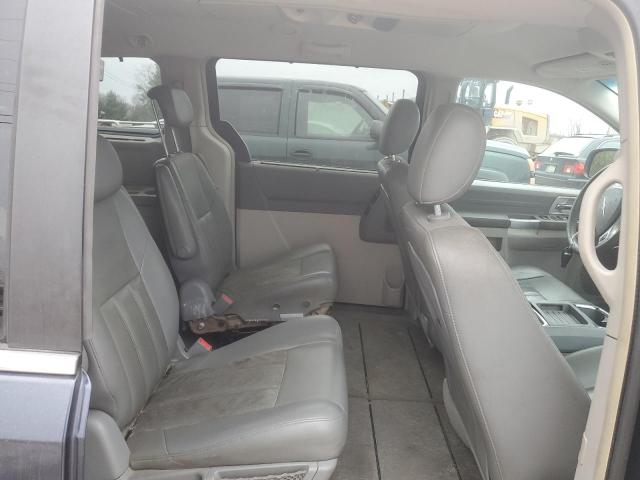 Photo 11 from auction – 2008 CHRYSLER TOWN & COU with VIN 2A8HR54P08R701449