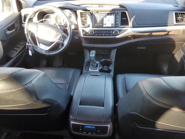 Photo 8 from auction – 2017 TOYOTA HIGHLANDER with VIN 5TDJGRFH2HS034340