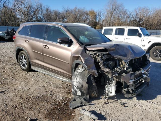Photo 4 from auction – 2017 TOYOTA HIGHLANDER with VIN 5TDJZRFH0HS439705