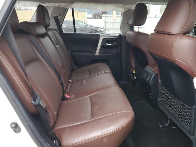 Photo 11 from auction – 2018 TOYOTA 4RUNNER SR with VIN JTEBU5JR8J5543362