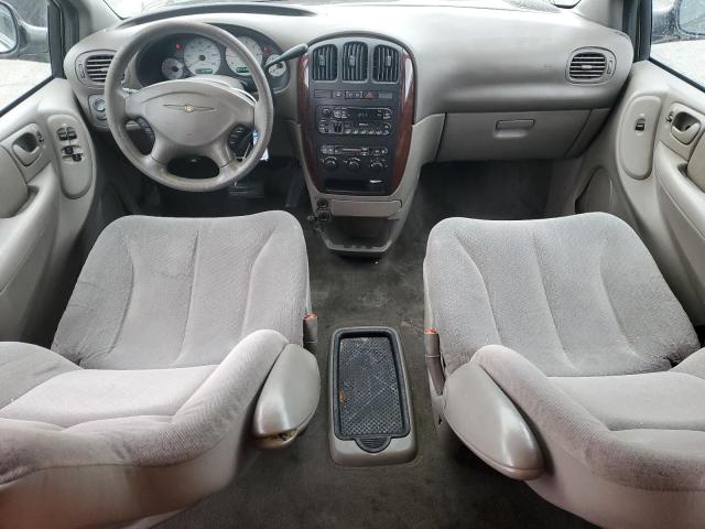 Photo 8 from auction – 2002 CHRYSLER TOWN & COU with VIN 2C4GP343X2R774619