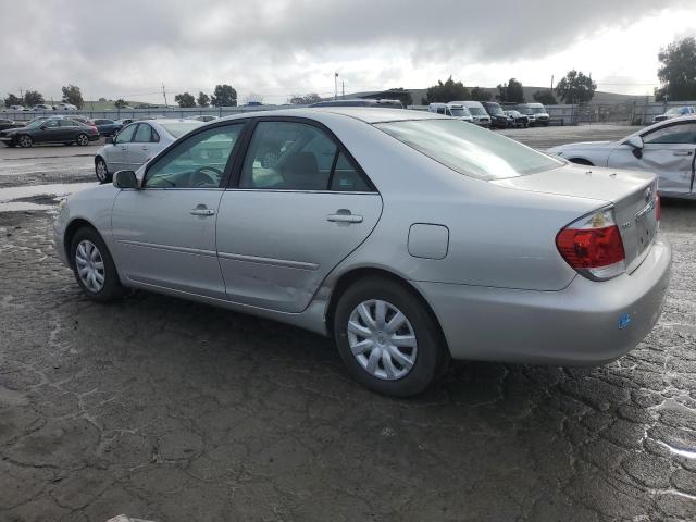 Photo 2 from auction – 2005 TOYOTA CAMRY LE with VIN 4T1BE32K95U635157