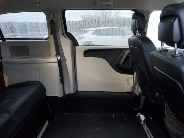 Photo 11 from auction – 2016 CHRYSLER TOWN & COU with VIN 2C4RC1BG8GR228987