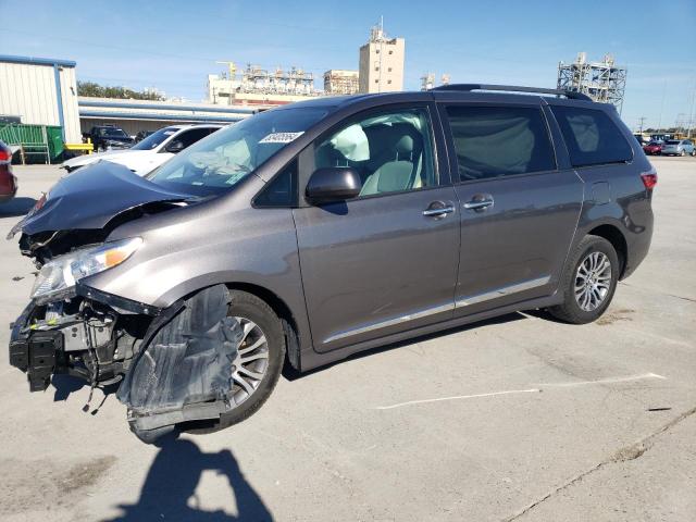 TOYOTA SIENNA XLE 2018 with VIN 5TDYZ3DC8JS919841 - Photo from auction