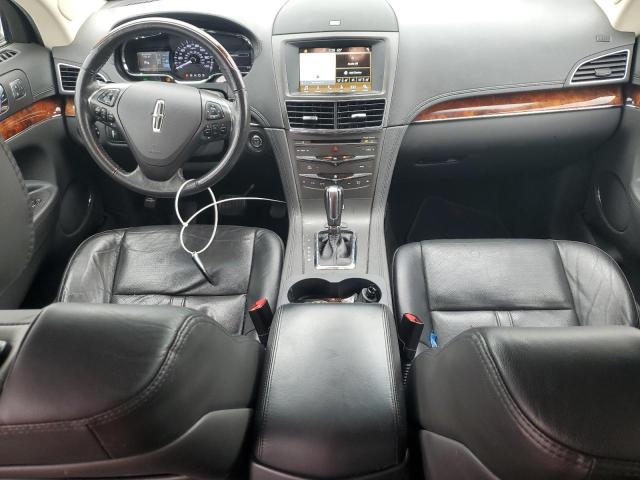 Photo 8 from auction – 2019 LINCOLN MKT with VIN 2LMHJ5AT8KBL00277