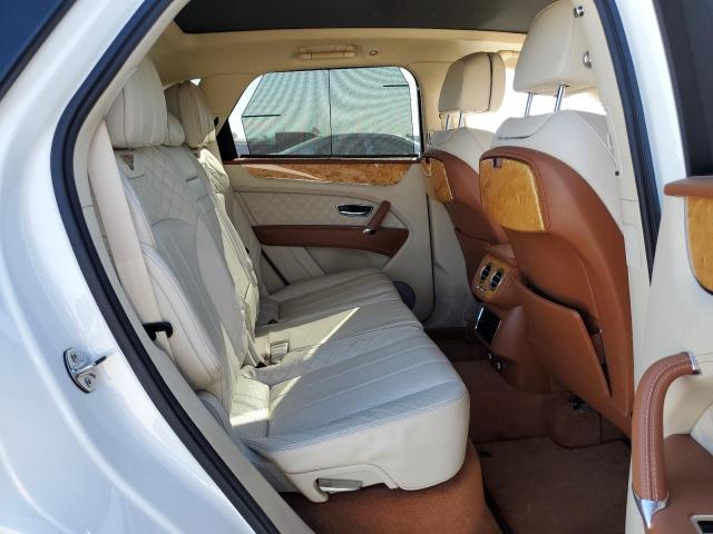 Photo 11 from auction – 2017 BENTLEY BENTAYGA with VIN SJAAC2ZV1HC014457