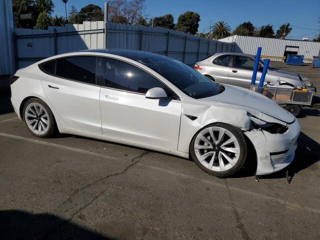 Снимка 4 от търг – 2022 TESLA MODEL 3 с VIN 5YJ3E1EB8NF166211