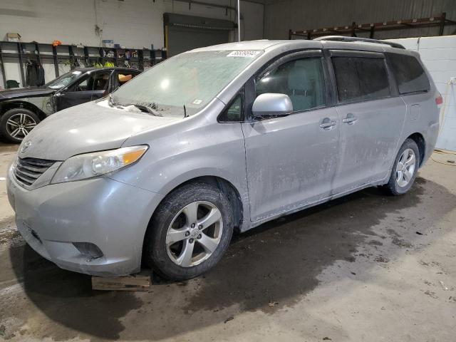 TOYOTA SIENNA LE 2012 مع رقم تعريف المركبة 5TDKK3DC0CS258237 - صورة من المزاد