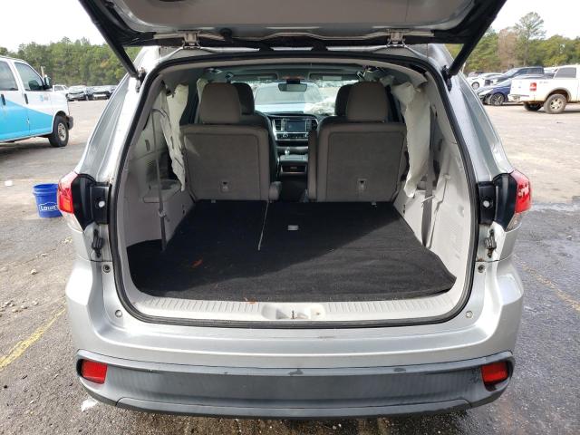 Photo 6 from auction – 2018 TOYOTA HIGHLANDER with VIN 5TDKZRFHXJS545489