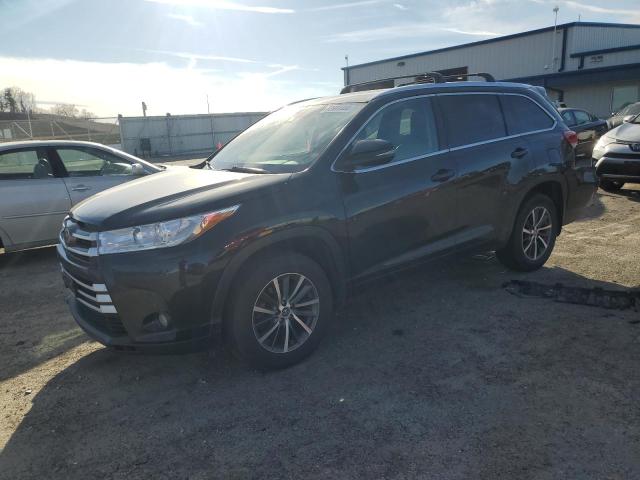 TOYOTA HIGHLANDER 2017 مع رقم تعريف المركبة 5TDJZRFH6HS520577 - صورة من المزاد