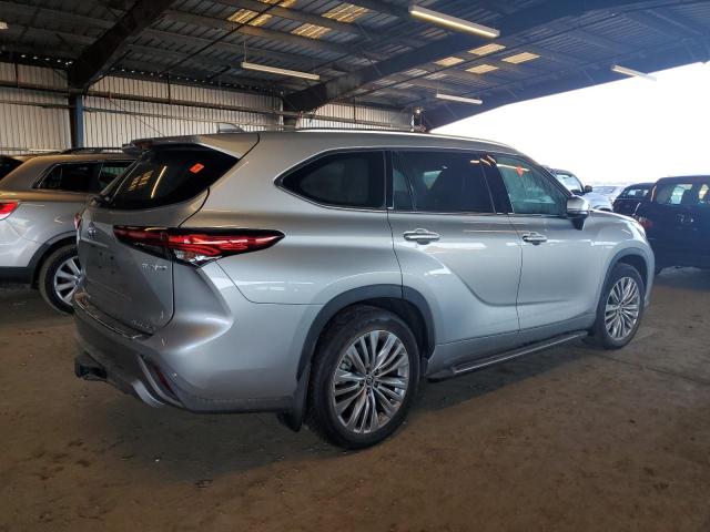Photo 3 from auction – 2022 TOYOTA HIGHLANDER with VIN 5TDEBRCHXNS088033