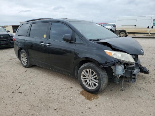 Photo 4 from auction – 2016 TOYOTA SIENNA XLE with VIN 5TDYK3DC6GS748567
