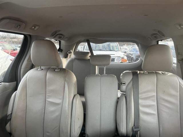 Photo 10 from auction – 2014 TOYOTA SIENNA XLE with VIN 5TDYK3DC9ES474083
