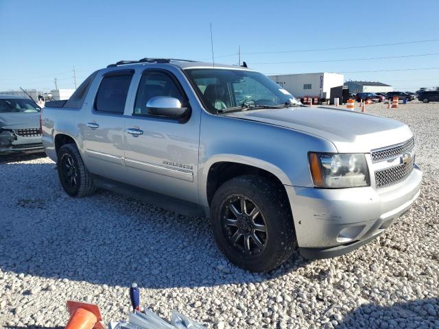 Photo 4 from auction – 2011 CHEVROLET AVALANCHE with VIN 3GNTKGE38BG112103