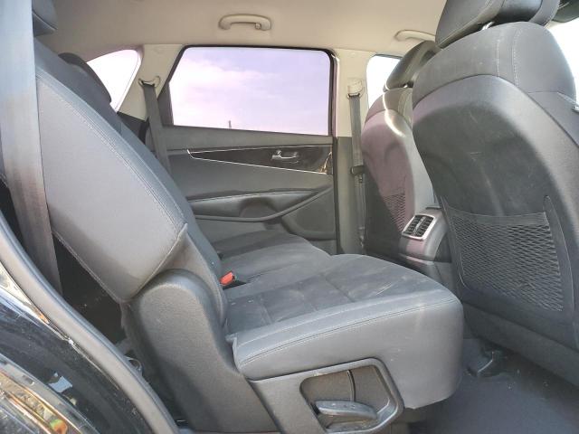 Photo 11 from auction – 2016 KIA SORENTO LX with VIN 5XYPGDA59GG134201