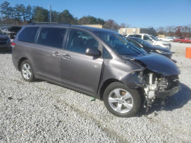 Photo 4 from auction – 2014 TOYOTA SIENNA LE with VIN 5TDKK3DC0ES519952