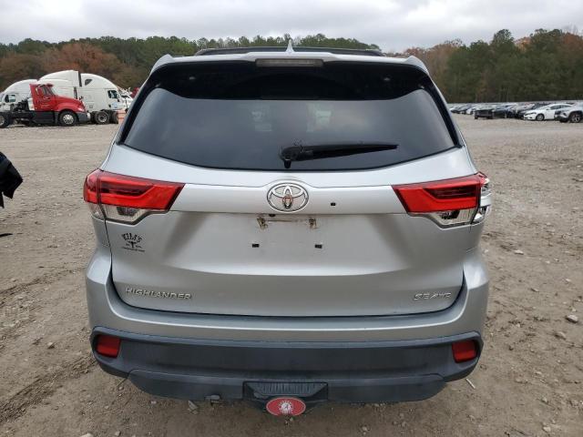 Photo 6 from auction – 2018 TOYOTA HIGHLANDER with VIN 5TDJZRFH1JS826205