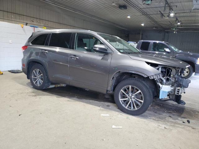 Photo 4 from auction – 2017 TOYOTA HIGHLANDER with VIN 5TDJZRFH2HS373660