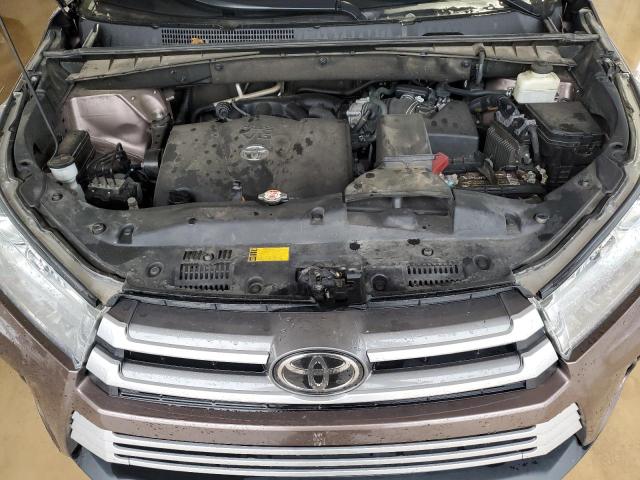 Photo 12 from auction – 2018 TOYOTA HIGHLANDER with VIN 5TDKZRFH9JS240050