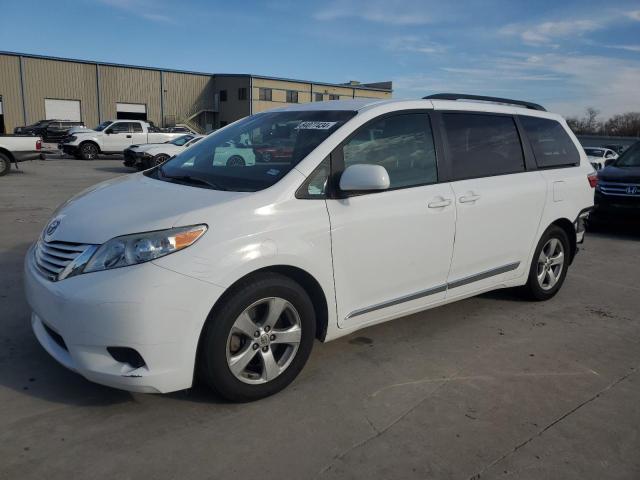 TOYOTA SIENNA LE 2015 with VIN 5TDKK3DC1FS533182 - Photo from auction