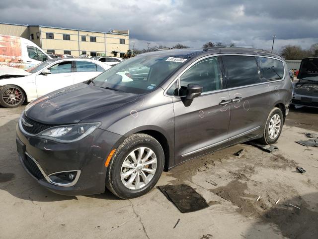 CHRYSLER PACIFICA T 2017 with VIN 2C4RC1BG5HR583472 - Photo from auction