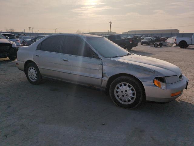 Photo 4 from auction – 1996 HONDA ACCORD EX with VIN 1HGCD555XTA167694