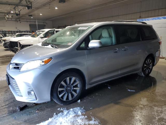 TOYOTA SIENNA XLE 2018 with VIN 5TDDZ3DC6JS193492 - Photo from auction