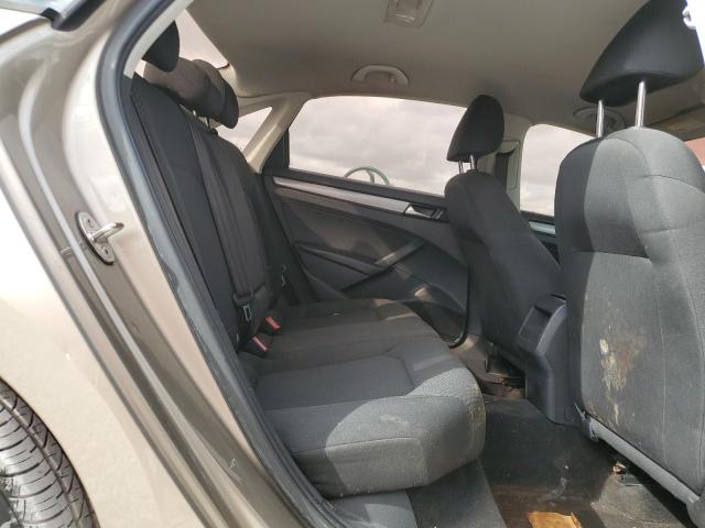 Photo 10 from auction – 2015 VOLKSWAGEN PASSAT S with VIN 1VWAT7A37FC045938
