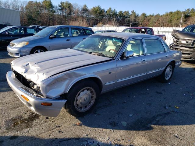 JAGUAR VANDENPLAS 2000 with VIN SAJDA24C7YLF17289 - Photo from auction