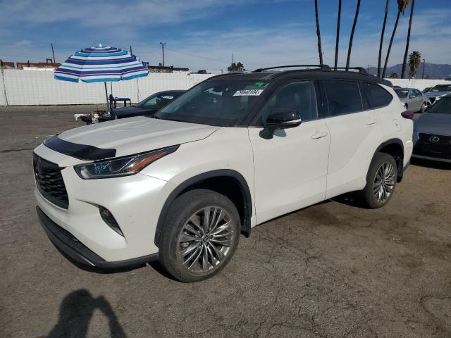 TOYOTA HIGHLANDER 2020 with VIN 5TDEBRCH8LS003137 - Photo from auction