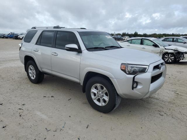 Photo 4 from auction – 2019 TOYOTA 4RUNNER SR with VIN JTEZU5JRXK5213545