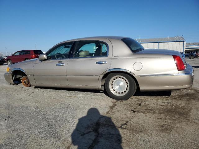 Photo 2 from auction – 2000 LINCOLN TOWN CAR E with VIN 1LNHM81W0YY867447