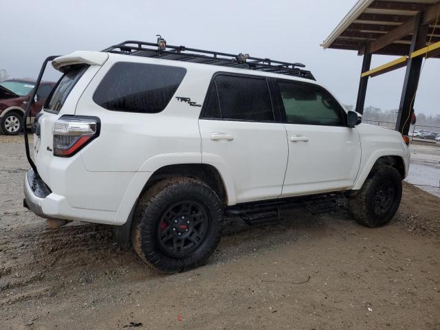 Photo 3 from auction – 2020 TOYOTA 4RUNNER SR with VIN JTEBU5JR8L5829831