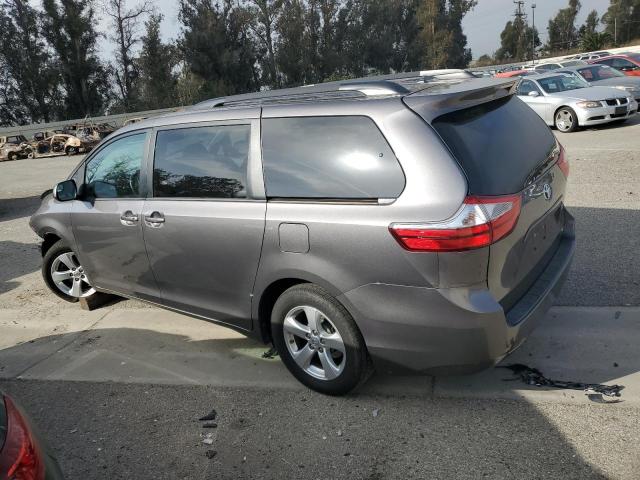Photo 2 from auction – 2017 TOYOTA SIENNA LE with VIN 5TDKZ3DC4HS880262