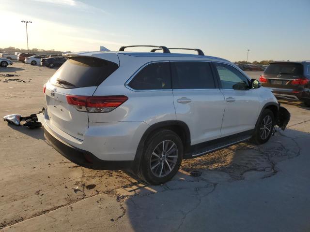 Photo 3 from auction – 2019 TOYOTA HIGHLANDER with VIN 5TDKZRFHXKS334794
