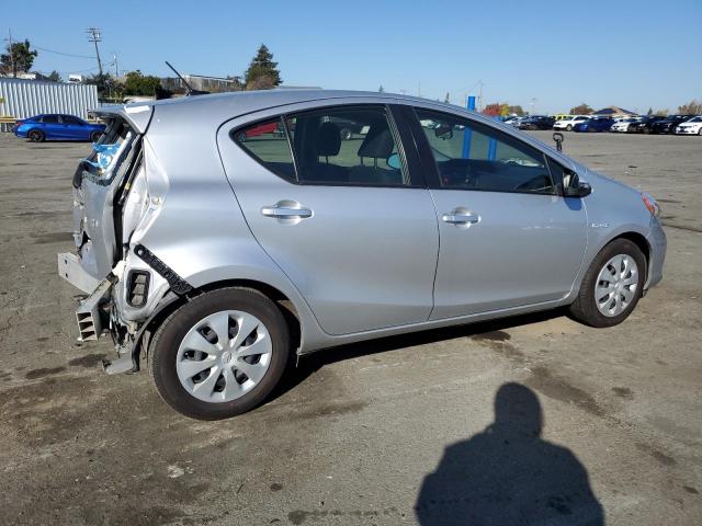 Photo 3 from auction – 2013 TOYOTA PRIUS C with VIN JTDKDTB30D1049737