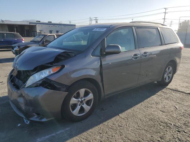 TOYOTA SIENNA LE 2017 with VIN 5TDKZ3DC6HS806065 - Photo from auction