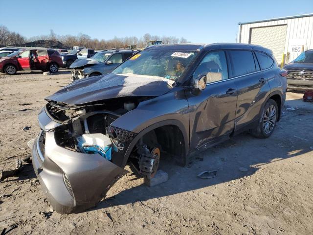 TOYOTA HIGHLANDER 2022 with VIN 5TDFZRBH0NS161461 - Photo from auction