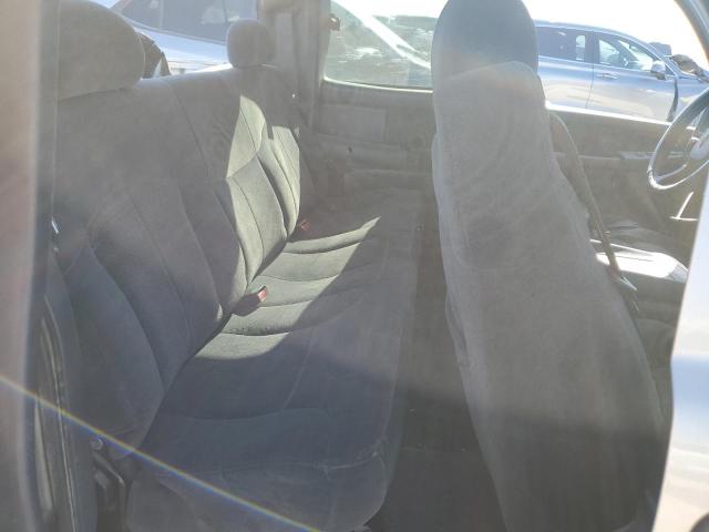 Photo 10 from auction – 2000 CHEVROLET SILVERADO with VIN 1GCEK19T4YE110163